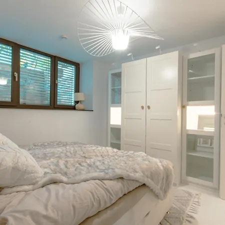 Lägenhet Lux Living - Stilvolles Wohnen Im Zentrum Stuttgart
