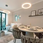 Lux Living - Stilvolles Wohnen Im Zentrum דירה